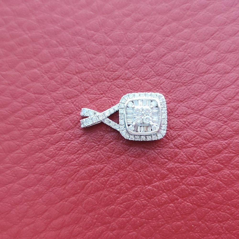 14k Solid White Gold Pendant With 0.33 Diamonds